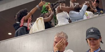 Las polémicas del US Open abren una brecha con Wimbledon: del auge de los ‘influencers’ al veto de los aros de luz