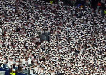 El Santiago Bernabéu se vuelca con Ceuta en el estreno de la Champions League
