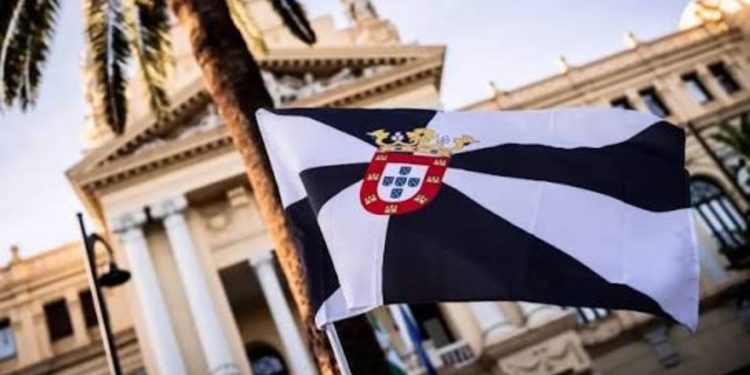Roban la bandera de Ceuta del Ayuntamiento de Málaga colocada en solidaridad por la crisis migratoria