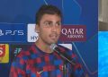 Rodri Hernández pide disculpas al Valencia por sus palabras en el banquillo de Mestalla: «Fue una expresión de sorpresa, no quise burlarme»