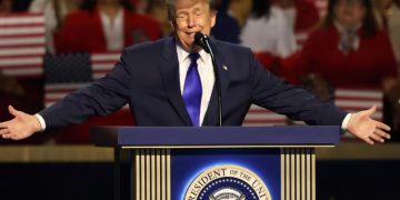 Trump promete un «dividendo» de 5.000 dólares a los adultos estadounidenses si el Partido Republicano gana las ‘midterms’