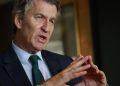 Feijóo exige «prudencia» y coordinación a los barones del PP tras la desclasificación de los informes sobre Ceuta