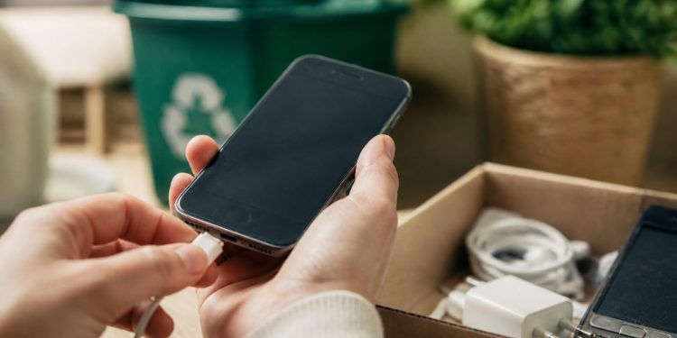 Qué hacer con un móvil viejo: opciones útiles y sostenibles
