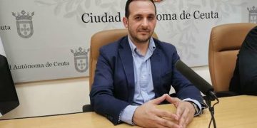 Piden desalojo inmediato de asentamiento en playa de Ceuta