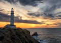 «Faros de España»: historias de luz junto al mar