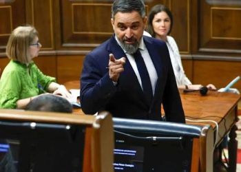Vox pide desplegar a la Armada en la frontera de Ceuta y fijar «reglas de enfrentamiento» para el Ejército