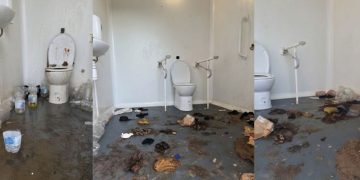 Caos higiénico en el Trampolín: los baños para migrantes duran limpios unas pocas horas