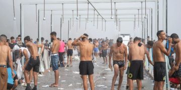 Colectivos ecologistas exigen cerrar las duchas de las playas en Ceuta tras detectar intoxicaciones en la fauna local