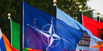 La OTAN expulsa a un oficial de la Armada española de una base en Reino Unido por su vínculo con una presunta espía rusa