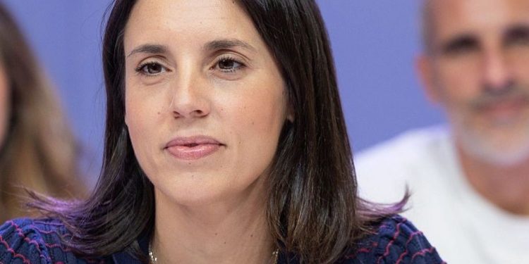 Montero presiona a Sumar al proponer primarias abiertas para las generales