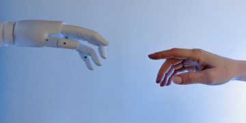 Microsoft apuesta por una IA bajo control humano con nuevas reglas