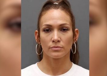 La supuesta «ficha policial» de Jennifer Lopez se hace viral: la detenida que sorprendió a las redes por su increíble parecido