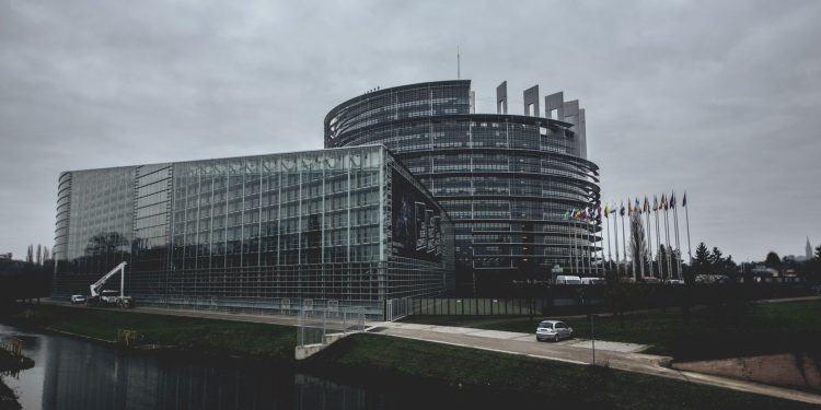 El Parlamento Europeo señala a Sánchez y plantea sancionar a Marruecos