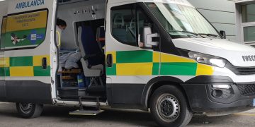 Un ceutí es apuñalado en La Almadraba tras sufrir un intento de robo por parte de cuatro migrantes