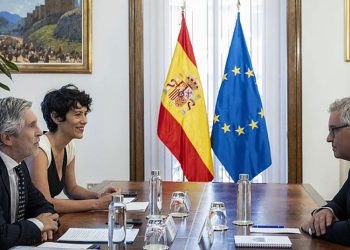Bruselas presiona en privado al Gobierno de Sánchez para impedir traslados de migrantes desde Ceuta a la Península