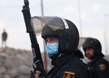 JUPOL desmiente a Interior y reduce a 70 los agentes de la UIP asignados al traslado de migrantes en Ceuta