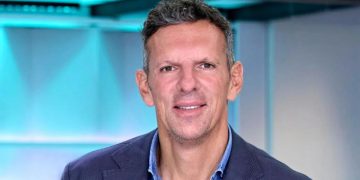 Joaquín Prat regresa a Telecinco con ‘El tiempo justo’ y recorta el espacio de Patricia Pardo en la batalla por las mañanas
