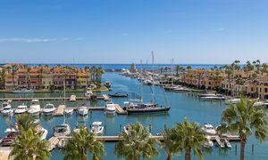 Puerto Sotogrande refuerza su conexión con la economía azul