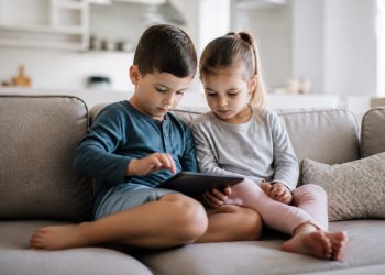 Pantallas y niños: pautas realistas por edades