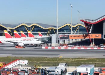 Desarticulada en el aeropuerto de Barajas una red que utilizaba a menores para estafar a aerolíneas con falsas pérdidas de equipaje