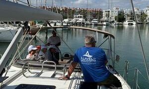 Puerto Sotogrande y Fundación Navega realizan jornada para mayores