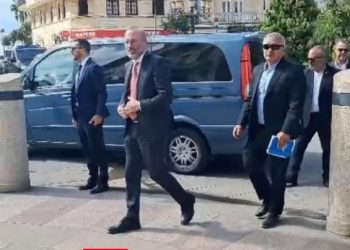 Manfred Weber muestra apoyo a trabajadores de Ceuta