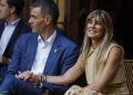 Sánchez recibe la noticia del juicio a Begoña Gómez en pleno vuelo a la cumbre de la ONU en Nueva York