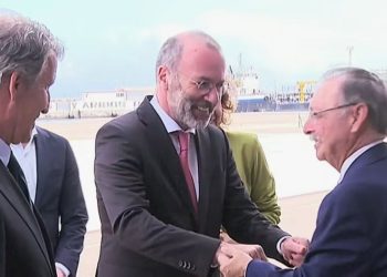 «¿Qué busca Sánchez? ¿Mantener el caos?»: Manfred Weber vuelve «impresionado» de su visita a Ceuta