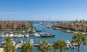 Puerto Sotogrande y Fundación Navega impulsan la inclusión social