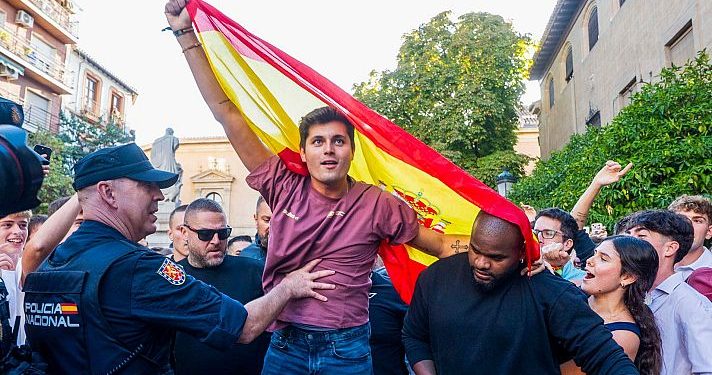 La Mesa del Congreso retira definitivamente la acreditación a Vito Quiles por faltas muy graves
