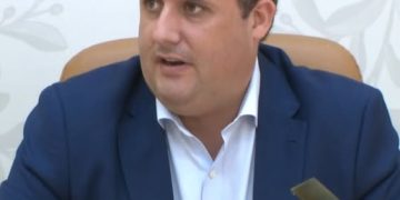 Gobierno de Ceuta instala boyas en la playa del Tarajal