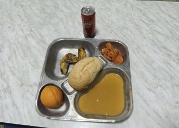 Indignación entre los militares en Ceuta por la escasez y calidad de sus menús: «Primero se nos apedrea, luego se nos da de comer esta bazofia»