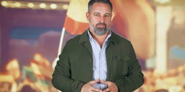 Abascal participa en marcha en apoyo a Ceuta