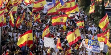 Madrid sale a la calle por Ceuta y exige la convocatoria inmediata de elecciones generales