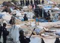 Desmantelan asentamientos de inmigrantes en la playa de Benítez en Ceuta