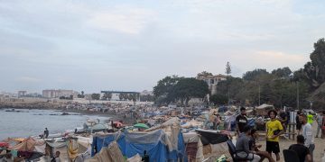 Ceuta retira 6 toneladas de residuos tras desalojo en la desaladora