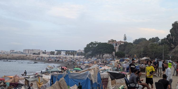 Ceuta retira 6 toneladas de residuos tras desalojo en la desaladora