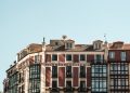 El economista Santiago Niño Becerra descarta una burbuja inmobiliaria y urge a incrementar la oferta para frenar los «precios desbocados»