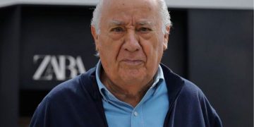 Los equipos contra el cáncer donados por Amancio Ortega encaran la recta final para su puesta en marcha