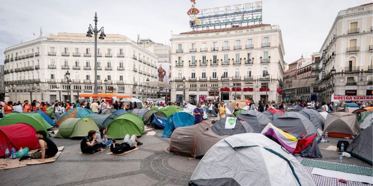 Guerra abierta por la vivienda en Sol: «El rescate es el decreto o estáis acabados»