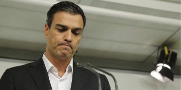 Sánchez estrecha el cerco sobre el alquiler de temporada para tapar la fuga del mercado residencial y forzar un guiño a sus socios