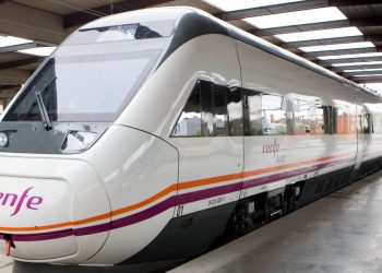 Renfe suspende la circulación de alta velocidad y regionales en Cataluña de 9:00 a 11:00 horas por el temporal de lluvia