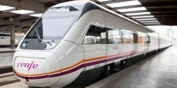 Renfe suspende la circulación de alta velocidad y regionales en Cataluña de 9:00 a 11:00 horas por el temporal de lluvia