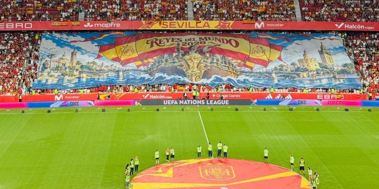 El Ramón Sánchez-Pizjuán celebra a la selección española con emotivo homenaje