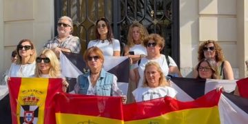 Ceuta celebra un minuto de silencio por la grave situación