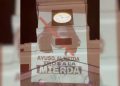 Acampada en la Puerta del Sol: proyectan un mensaje contra Ayuso y Almeida en la fachada de la sede de la Comunidad de Madrid