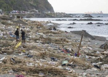 Sanidad detecta contaminación fecal grave en las aguas de la playa del Trampolín y alerta del riesgo para la salud