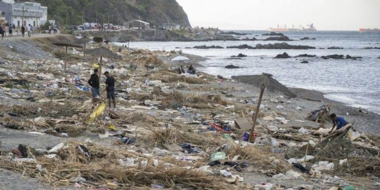 Sanidad detecta contaminación fecal grave en las aguas de la playa del Trampolín y alerta del riesgo para la salud