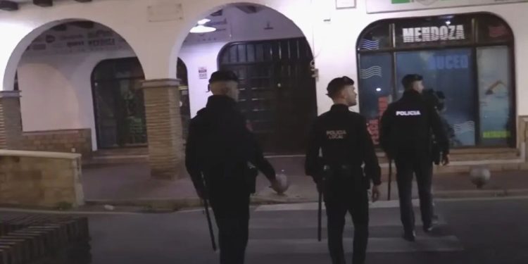 Una batalla campal en el Poblado Marinero de Ceuta se salda con tres detenidos y varios policías heridos
