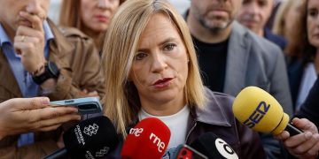 El PP exige la dimisión de Óscar Puente y Pilar Bernabé por cancelación de trenes en Valencia